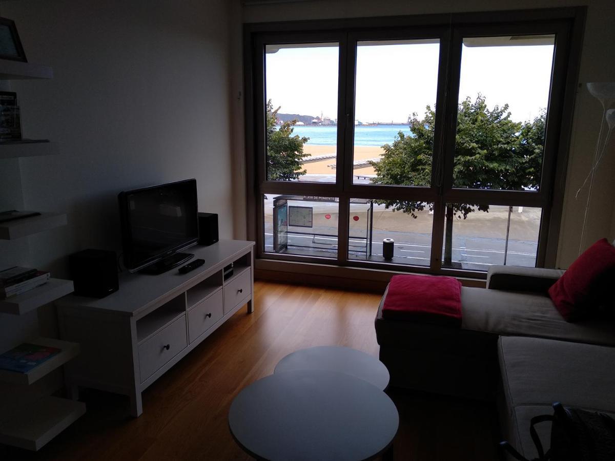 Apto. Vista Playa Poniente Gijón Eksteriør billede