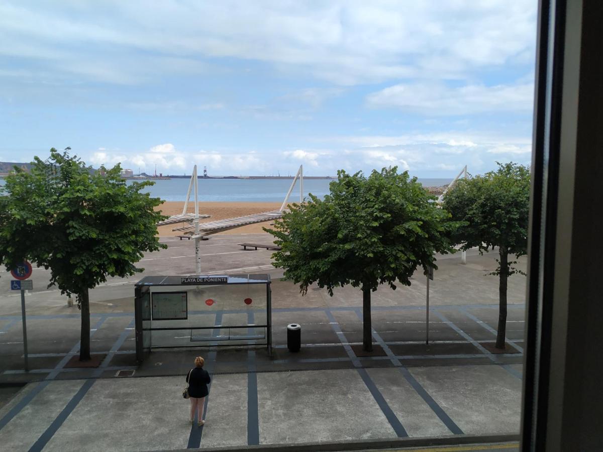 Apto. Vista Playa Poniente Gijón Eksteriør billede